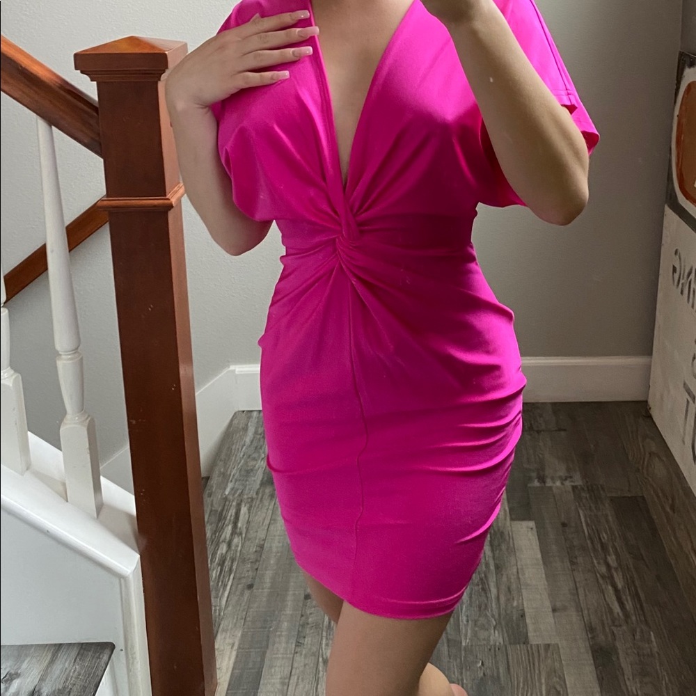 Body-con semi/mini dress